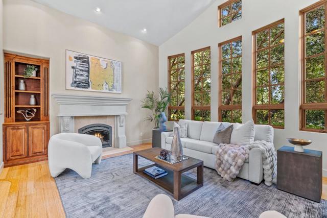 11860 Francemont Drive, Los Altos Hills CA: https://media.crmls.org/mediaz/8f2372eb-acdf-4c6f-b2d9-8eda0312dfa6.jpg