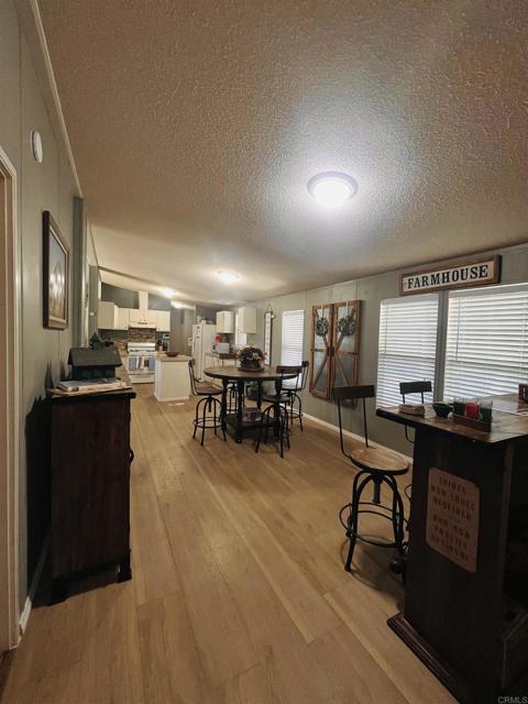 913 S Grand Avenue, San Jacinto CA: https://media.crmls.org/mediaz/8f239d02-3b58-4241-9533-94afd7bc34cd.jpg