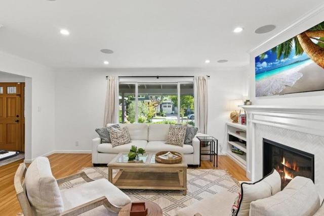 1427 Paloma Avenue, Burlingame CA: https://media.crmls.org/mediaz/8f23a9e2-f4dd-4e5c-a27b-b5d15f2238ef.jpg