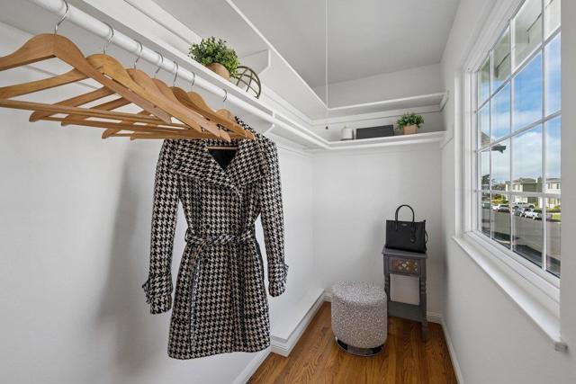 170 Beachview Avenue, Pacifica CA: https://media.crmls.org/mediaz/8f249559-7bcc-42c5-8480-d6f2225a73a7.jpg