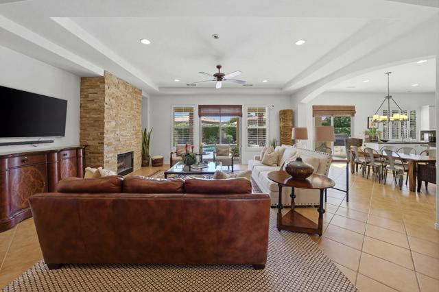 48224 Big Horn Drive, La Quinta CA: https://media.crmls.org/mediaz/8f24dfb1-8828-4e94-ac82-33a2ab1bada8.jpg