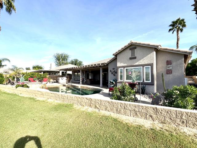 45187 Crystal Springs Drive, Indio CA: https://media.crmls.org/mediaz/8f254c49-f7a5-47b0-8f1b-89a2feaec7ae.jpg