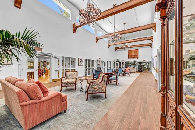 4981 Lamia Way, Oceanside CA: https://media.crmls.org/mediaz/8f25dab9-1376-4e3d-a432-899cf2b8139b.jpg