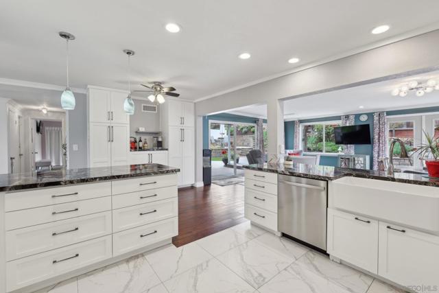 8007 Wetherly St, La Mesa CA: https://media.crmls.org/mediaz/8f25dc3b-b70a-4049-821d-c9f4b52a2fb0.jpg