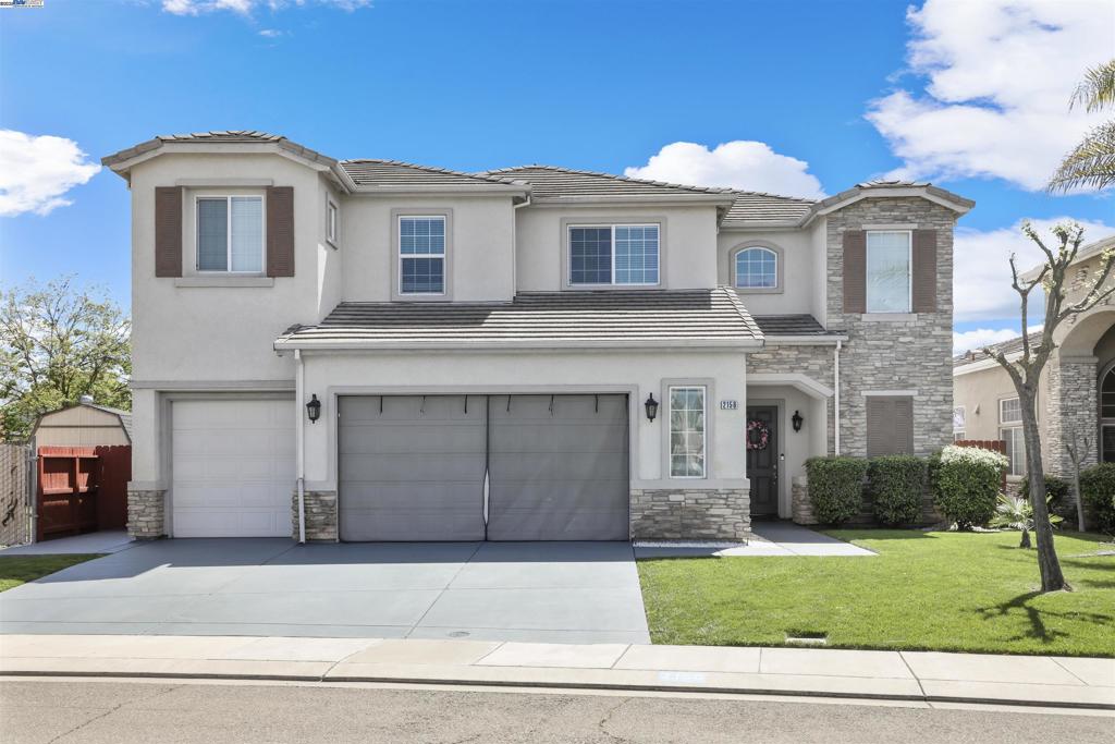 2156 Capistrano