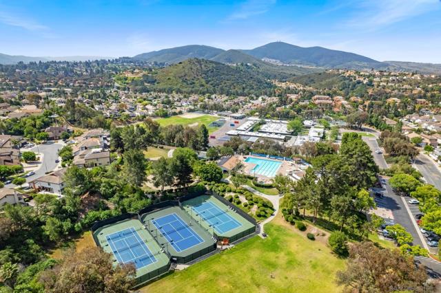 11479 Grassy Trail Dr, San Diego CA: https://media.crmls.org/mediaz/8f269023-b131-4f35-94f1-d1aab58b86df.jpg