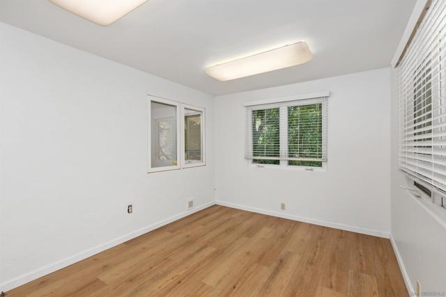 405 W Nutmeg St, San Diego CA: https://media.crmls.org/mediaz/8f26fa19-4bed-44e6-8fe8-89374f99fad1.jpg