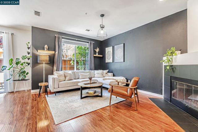 10630 Roys Hill Ln, Dublin CA: https://media.crmls.org/mediaz/8f271df9-d786-4ce6-9533-0d7aebaf62f7.jpg