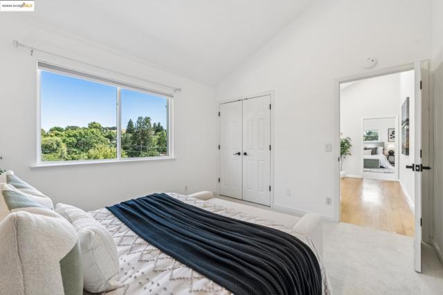 1051 Kaski Ln, Concord CA: https://media.crmls.org/mediaz/8f27ac92-fb1f-4db8-bd7a-1b880a34bf7a.jpg