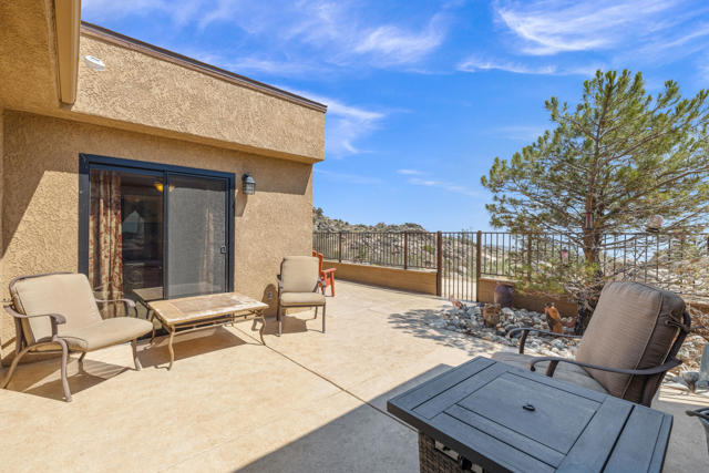 70770 S View Drive, Mountain Center CA: https://media.crmls.org/mediaz/8f285aa7-b9da-4e4b-8ac4-e8720f209e57.jpg