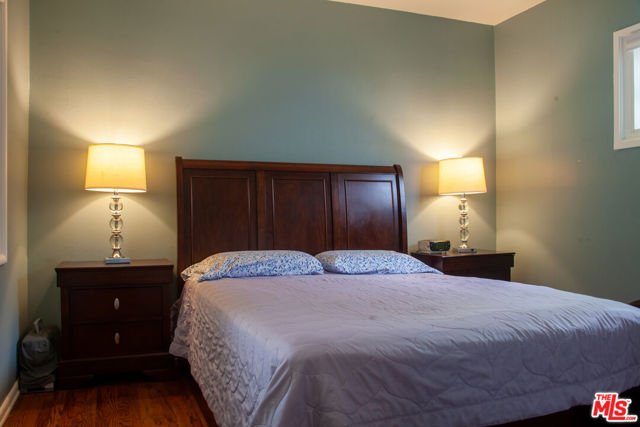 12455 Cumpston Street, Valley Village CA: https://media.crmls.org/mediaz/8f287932-81fa-418d-96bc-6ecc6f125760.jpg