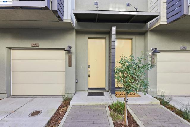 931 Edy Ln, Oakland CA: https://media.crmls.org/mediaz/8f2913db-a2af-4635-bcf1-bd85c9ce6c94.jpg
