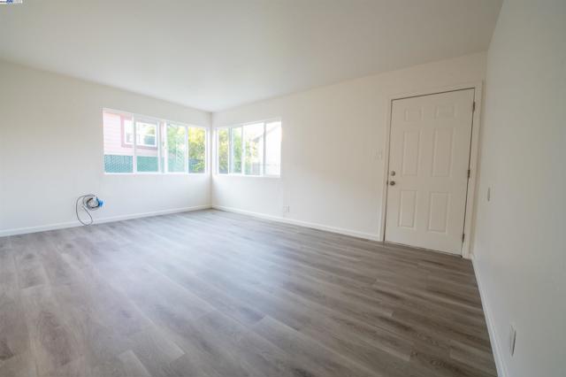 1815 Fairview St, Berkeley CA: https://media.crmls.org/mediaz/8f298c47-717c-43fe-96da-344e64624b83.jpg
