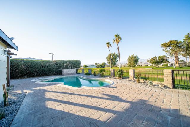33440 Carlsbad Circle, Thousand Palms CA: https://media.crmls.org/mediaz/8f29ca6a-b9b4-4fe9-a950-70d2c7c8a688.jpg