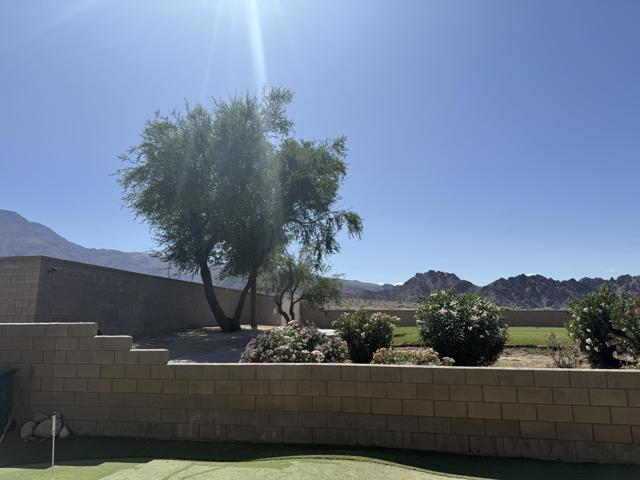 60375 Living Stone Drive, La Quinta CA: https://media.crmls.org/mediaz/8f2a0838-7c98-46e5-a6b2-c8a90677d87a.jpg