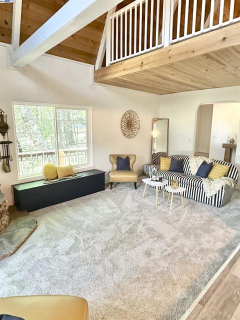 23875 Marshall Way, Twain Harte CA: https://media.crmls.org/mediaz/8f2a1b77-8b7e-48a9-a48e-b4b7463d97ca.jpg