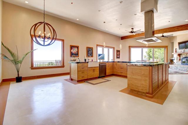 30005 Summit Road, Los Gatos CA: https://media.crmls.org/mediaz/8f2b85f3-79f8-496d-b889-939b78dd8f10.jpg