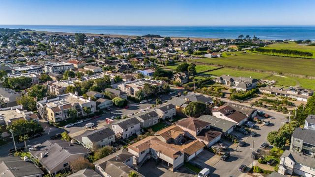 466 Willow Avenue, Half Moon Bay CA: https://media.crmls.org/mediaz/8f2bbfe4-eda9-4b8f-8e35-456107956fde.jpg