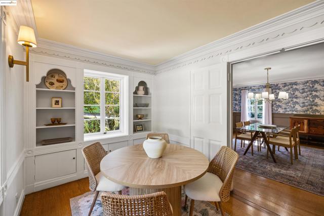 5701 La Salle Ave, Oakland CA: https://media.crmls.org/mediaz/8f2c0617-04ba-45dd-bca5-079bb625c9ec.jpg