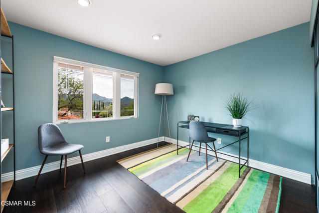1046 Brookview Avenue, Westlake Village CA: https://media.crmls.org/mediaz/8f2c414f-1089-43f8-99ba-99d39861fecb.jpg