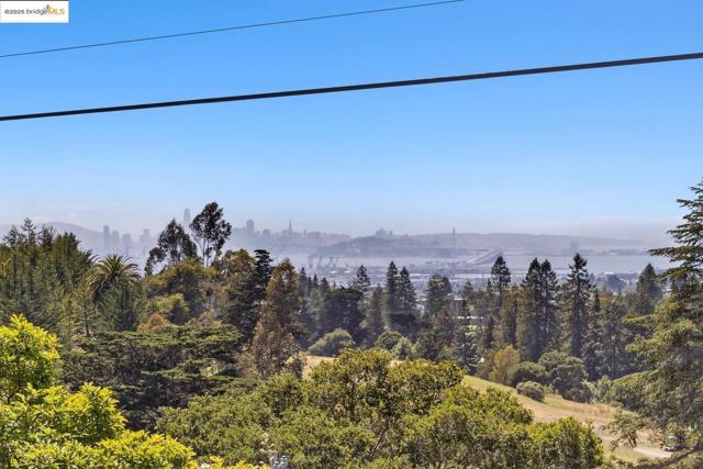 10 Wilding LN, Oakland CA: https://media.crmls.org/mediaz/8f2c7cae-a199-4316-abd6-608991d98bef.jpg