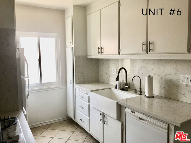 938 20th Street, Santa Monica CA: https://media.crmls.org/mediaz/8f2d3045-242a-47ed-9014-6256c6a1de7f.jpg