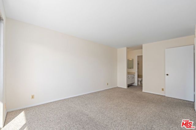 1021 North Crescent Heights Boulevard, 205 photo 5