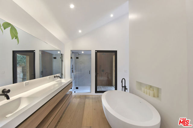 24728 Vantage Point Terrace, Malibu CA: https://media.crmls.org/mediaz/8f2e9bff-a6e4-46cd-b990-01bf3d659f97.jpg