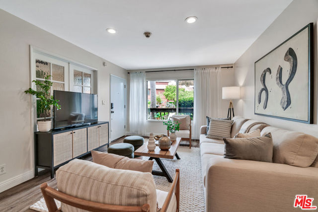 4939 Maytime Lane, Culver City CA: https://media.crmls.org/mediaz/8f2ef521-1917-4dd9-baab-0291a8988582.jpg