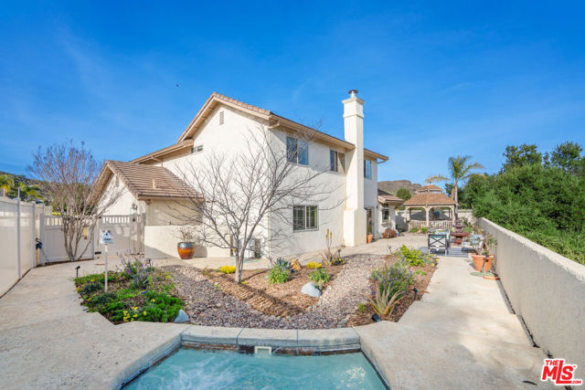 3086 Indian Mesa Drive, Thousand Oaks CA: https://media.crmls.org/mediaz/8f2f0c17-6191-47eb-b6dd-f072e5bb1bab.jpg