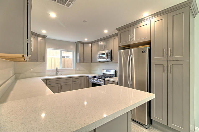 159 S Hayes Avenue, Oxnard CA: https://media.crmls.org/mediaz/8f2feef9-6cc1-4ce4-a8b9-7a6b30f61320.jpg