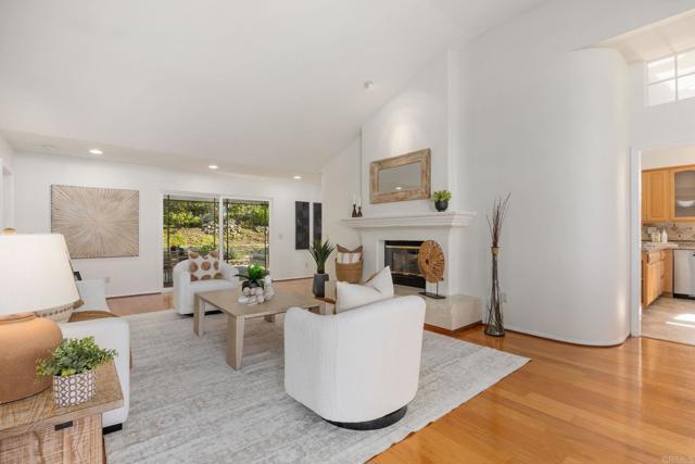 Detail Gallery Image 3 of 38 For 1911 La Subida Way, San Marcos,  CA 92078 - 3 Beds | 2 Baths