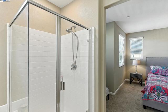 841 Fan Palm Ln, Brentwood CA: https://media.crmls.org/mediaz/8f30b4de-86a9-48db-b28e-8a588a07b655.jpg