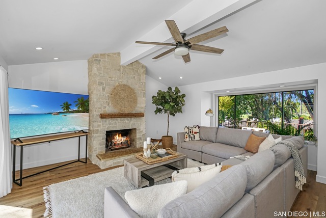 6026 La Granada, Rancho Santa Fe CA: https://media.crmls.org/mediaz/8f30f61c-7ecb-45e5-b227-fe2a632fa11d.jpg