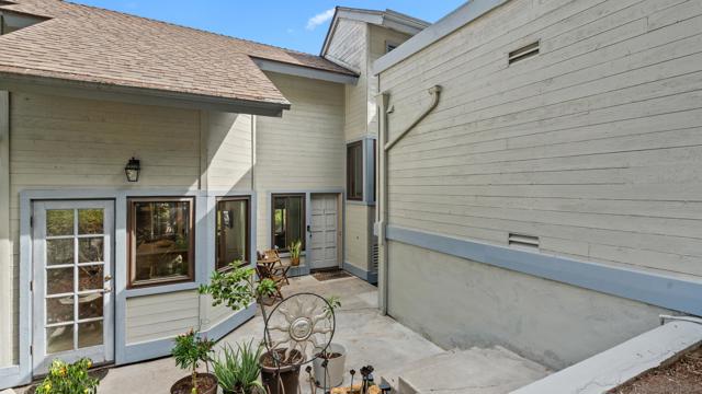 4621 Villas Court, Bonita CA: https://media.crmls.org/mediaz/8f31f14d-4e7b-4838-9d2e-6366da1cb623.jpg