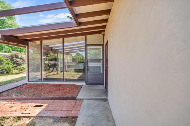 801 Douglas Street, West Sacramento CA: https://media.crmls.org/mediaz/8f3237b4-505b-48a2-84c2-cd08b0f4545a.jpg