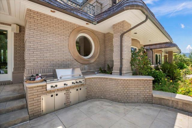 14467 Sobey Road, Saratoga CA: https://media.crmls.org/mediaz/8f32ed92-90e1-4da7-962c-475fdf470357.jpg