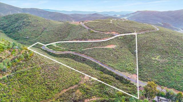 Detail Gallery Image 4 of 30 For 20545 Aguilera Ln, Escondido,  CA 92029 - – Beds | – Baths