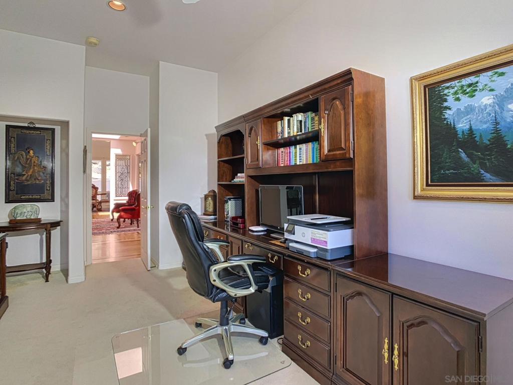 MLS #250034393SD img 36