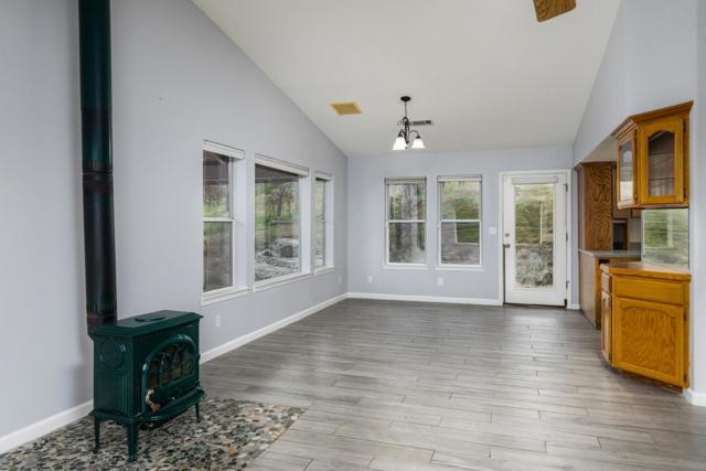 41508 Roaring River Court, Coarsegold CA: https://media.crmls.org/mediaz/8f34dff0-a4ad-480c-ba40-ff73b4b22cab.jpg