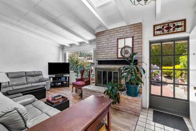 996 VIA VERDE, Del Rey Oaks CA: https://media.crmls.org/mediaz/8f34ffb8-7a84-4f2e-8f7b-c42d3f2c496b.jpg