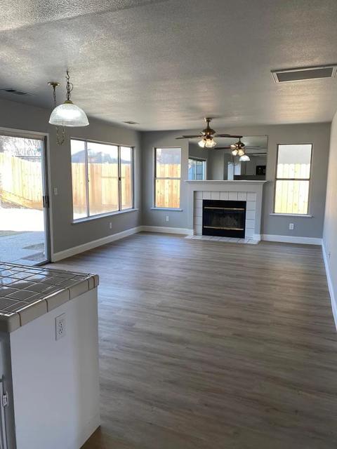 Image 3 of 24 For 259 West Fallbrook Avenue