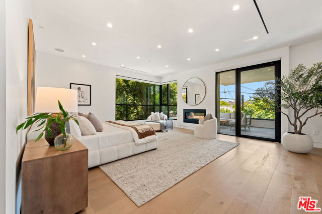 818 N Curson Avenue, Los Angeles CA: https://media.crmls.org/mediaz/8f354c03-926c-49a7-b37d-ad4d2f75ff7e.jpg