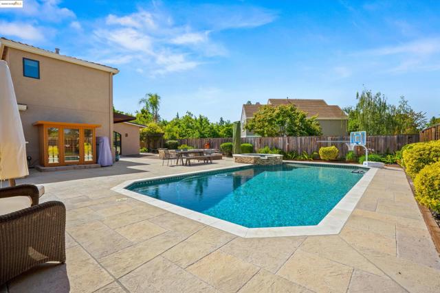 379 Yukon Way, Livermore CA: https://media.crmls.org/mediaz/8f358af5-6ebb-4f48-b03c-fe74f9087b27.jpg