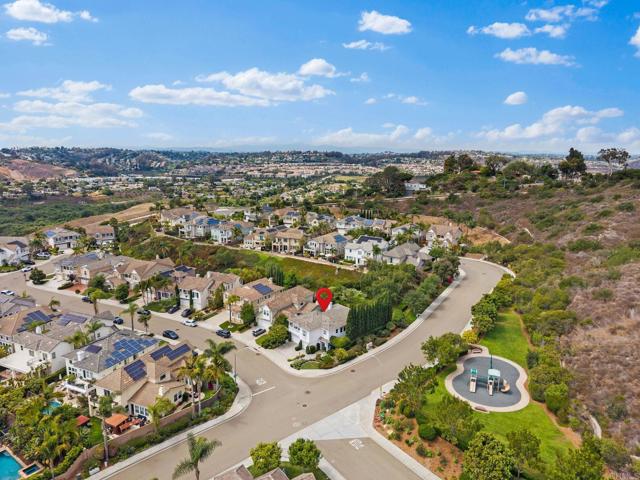 5158 Steinbeck Ct, Carlsbad CA: https://media.crmls.org/mediaz/8f359094-6d7b-45bc-b2c8-011818d7460f.jpg