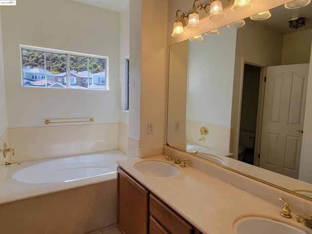 386 Bay Ridge Drive, Daly City CA: https://media.crmls.org/mediaz/8f35b161-35a1-4a3e-9128-453d43d095c2.jpg