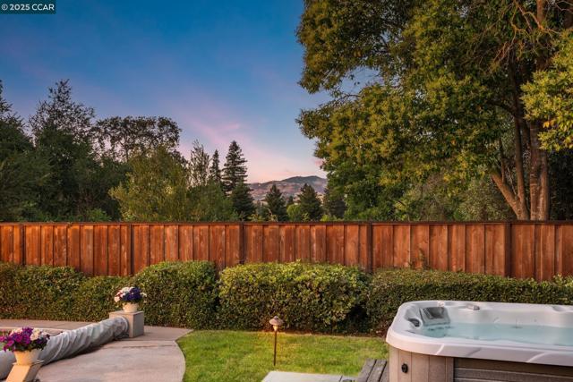 169 Larkwood Cir, Danville CA: https://media.crmls.org/mediaz/8f367228-0c41-4784-a218-558972c4417c.jpg