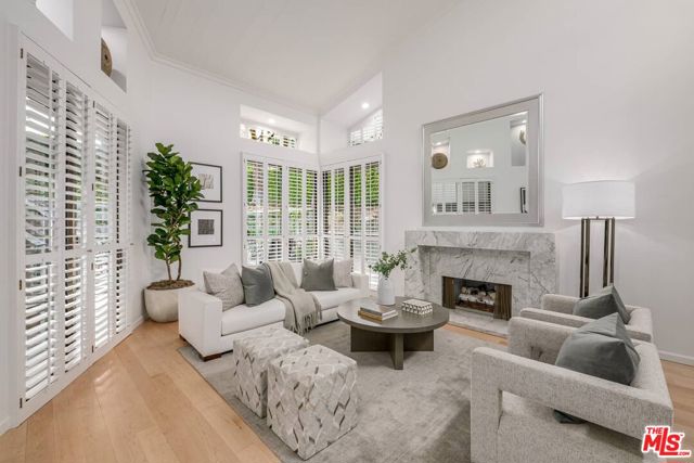 17765 Camino De Yatasto, Pacific Palisades CA: https://media.crmls.org/mediaz/8f36b325-e5ef-4f56-b24e-bd2476b233a3.jpg