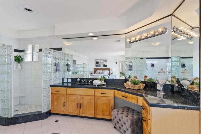 220 Shoreview Drive, Aptos CA: https://media.crmls.org/mediaz/8f36d80b-53d1-43ec-8ac7-d405304b4e7e.jpg