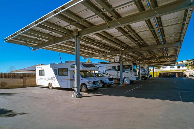 909 RICHLAND RD, San Marcos CA: https://media.crmls.org/mediaz/8f372618-1ad3-4d67-b520-70c4855947aa.jpg